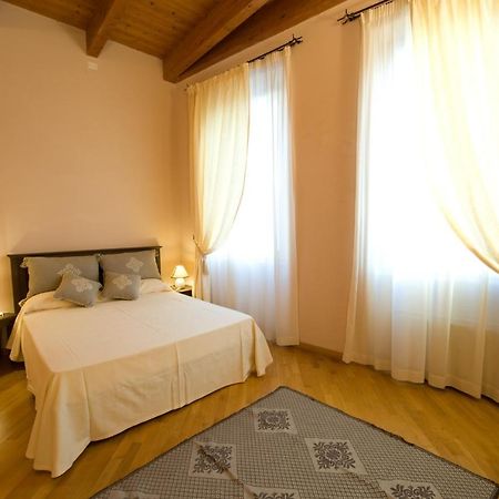 Piazza Azuni 18 Guest House Сасари Екстериор снимка