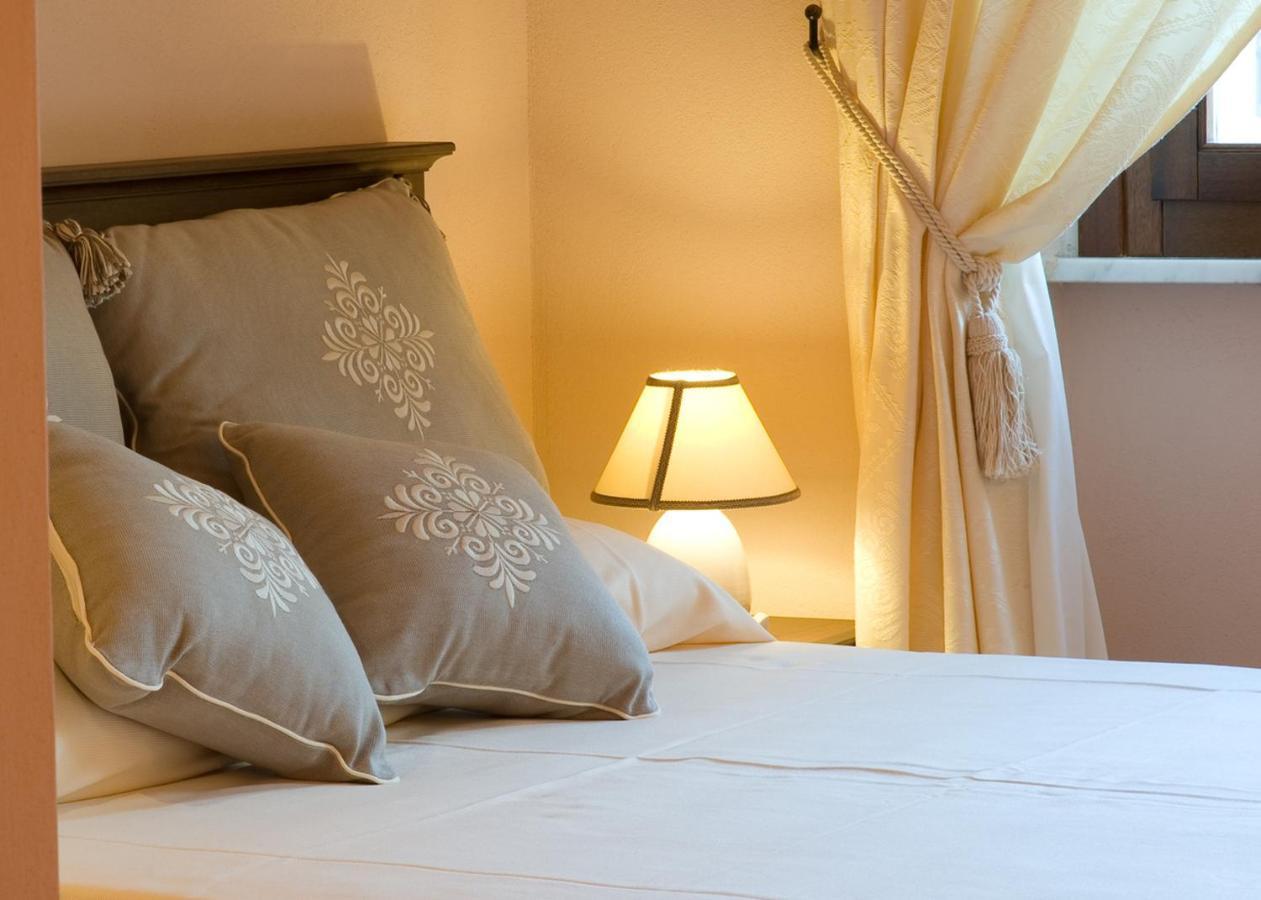 Piazza Azuni 18 Guest House Сасари Екстериор снимка