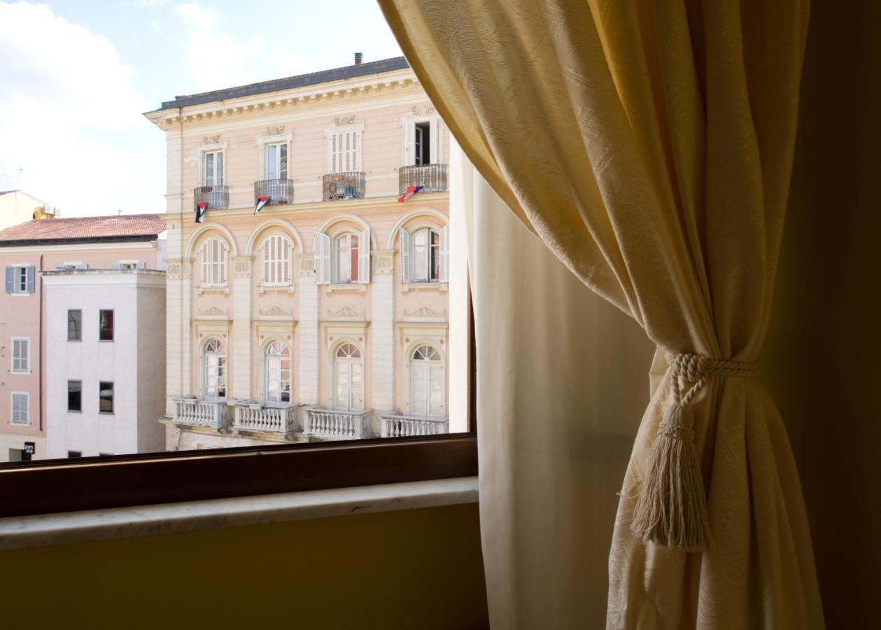 Piazza Azuni 18 Guest House Сасари Екстериор снимка