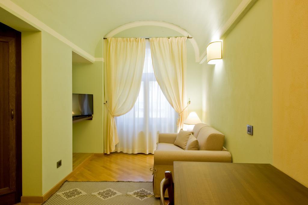 Piazza Azuni 18 Guest House Сасари Стая снимка