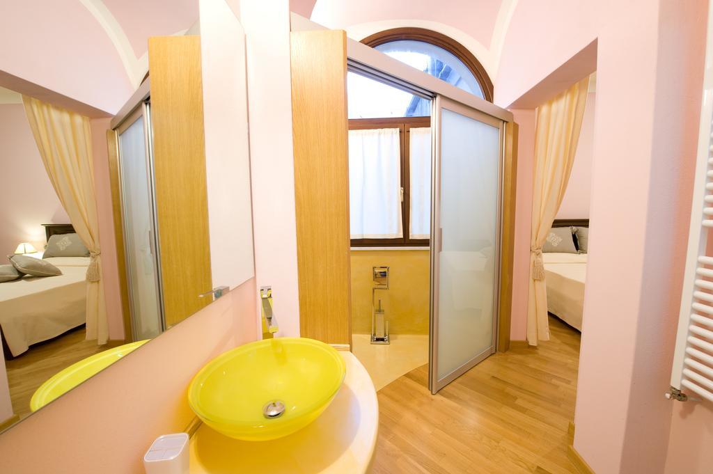 Piazza Azuni 18 Guest House Сасари Стая снимка